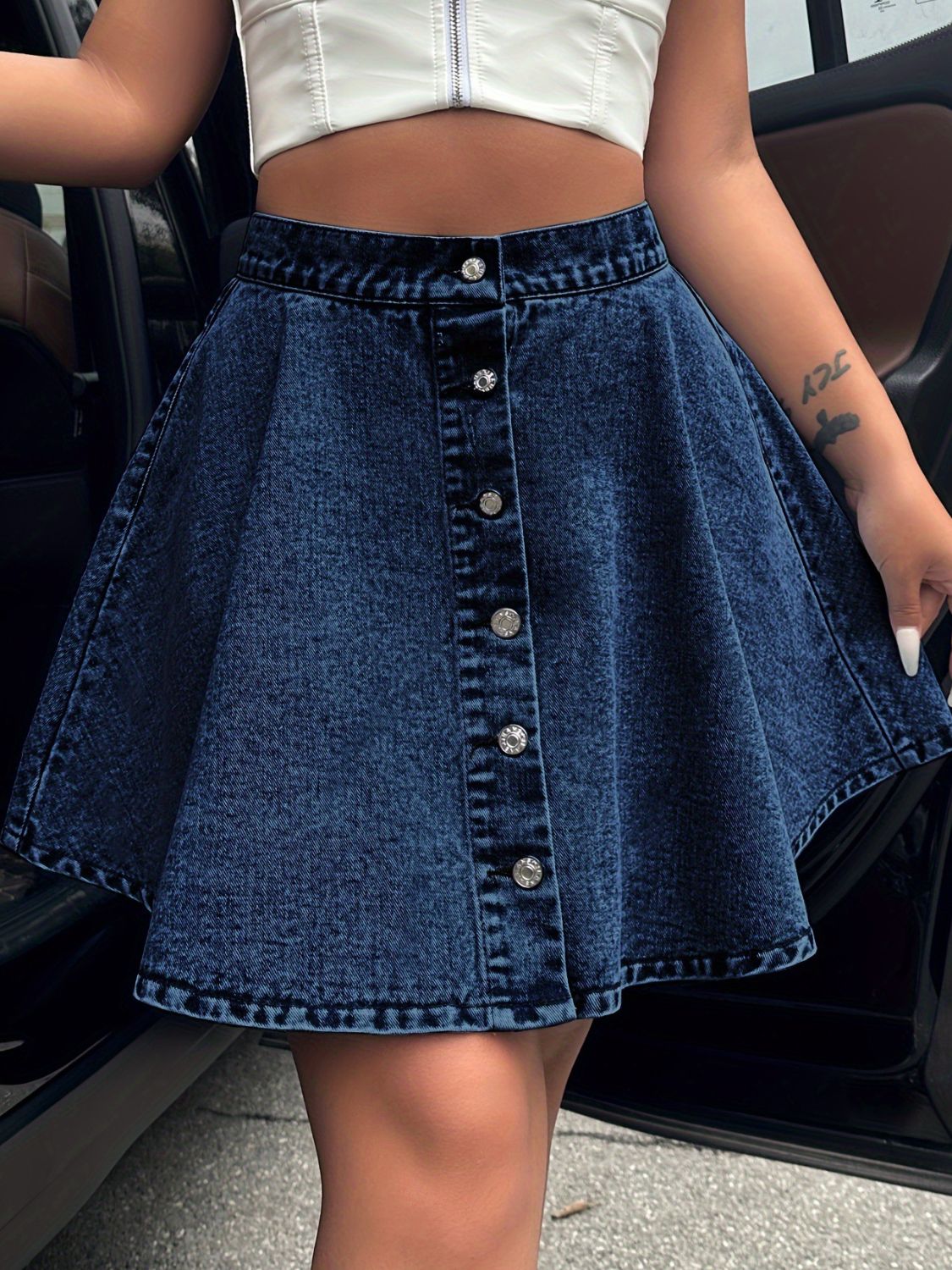 Buttoned Mini Denim Skirt Dark