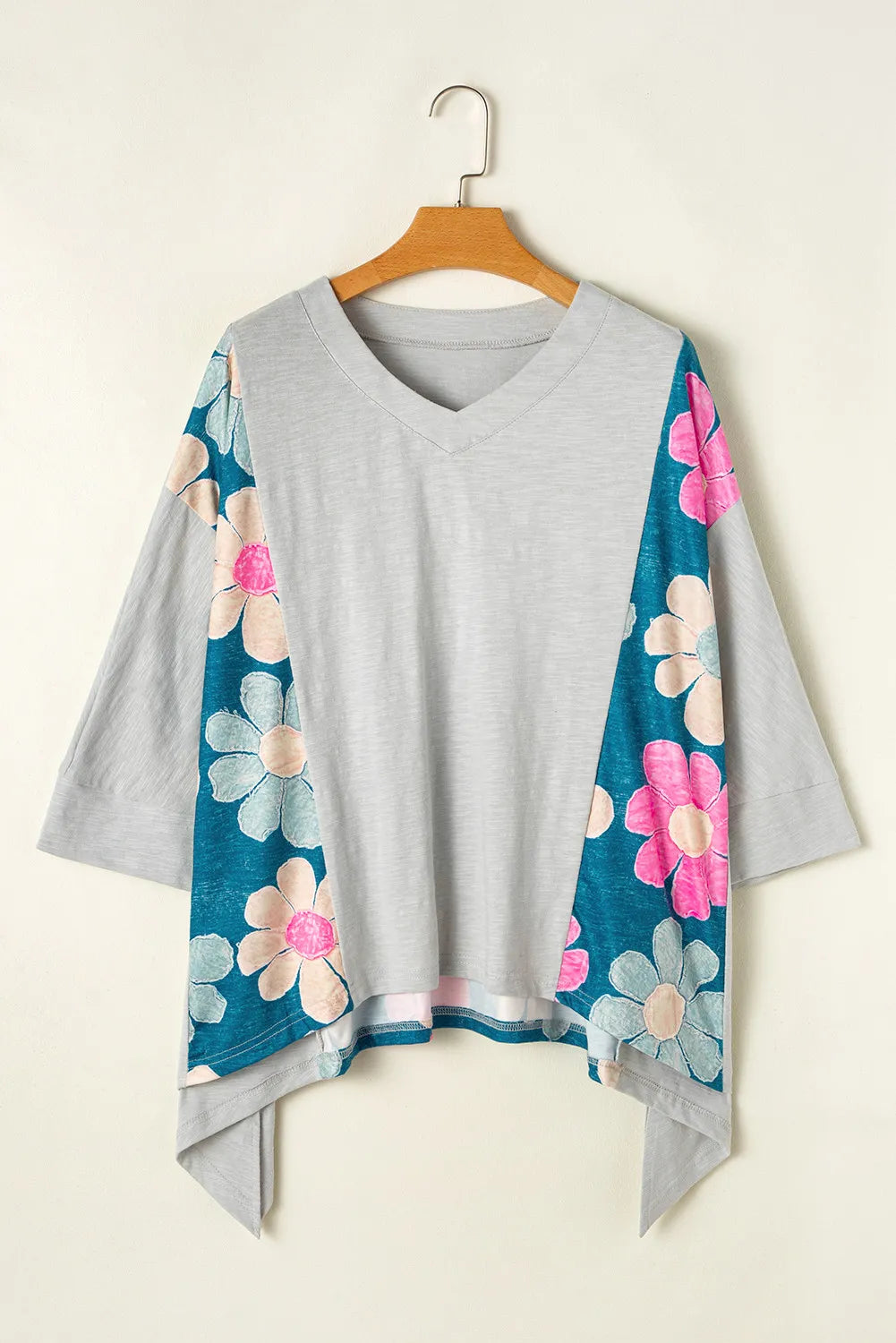 Slit Floral V-Neck Three-Quarter Sleeve Blouse Light Green