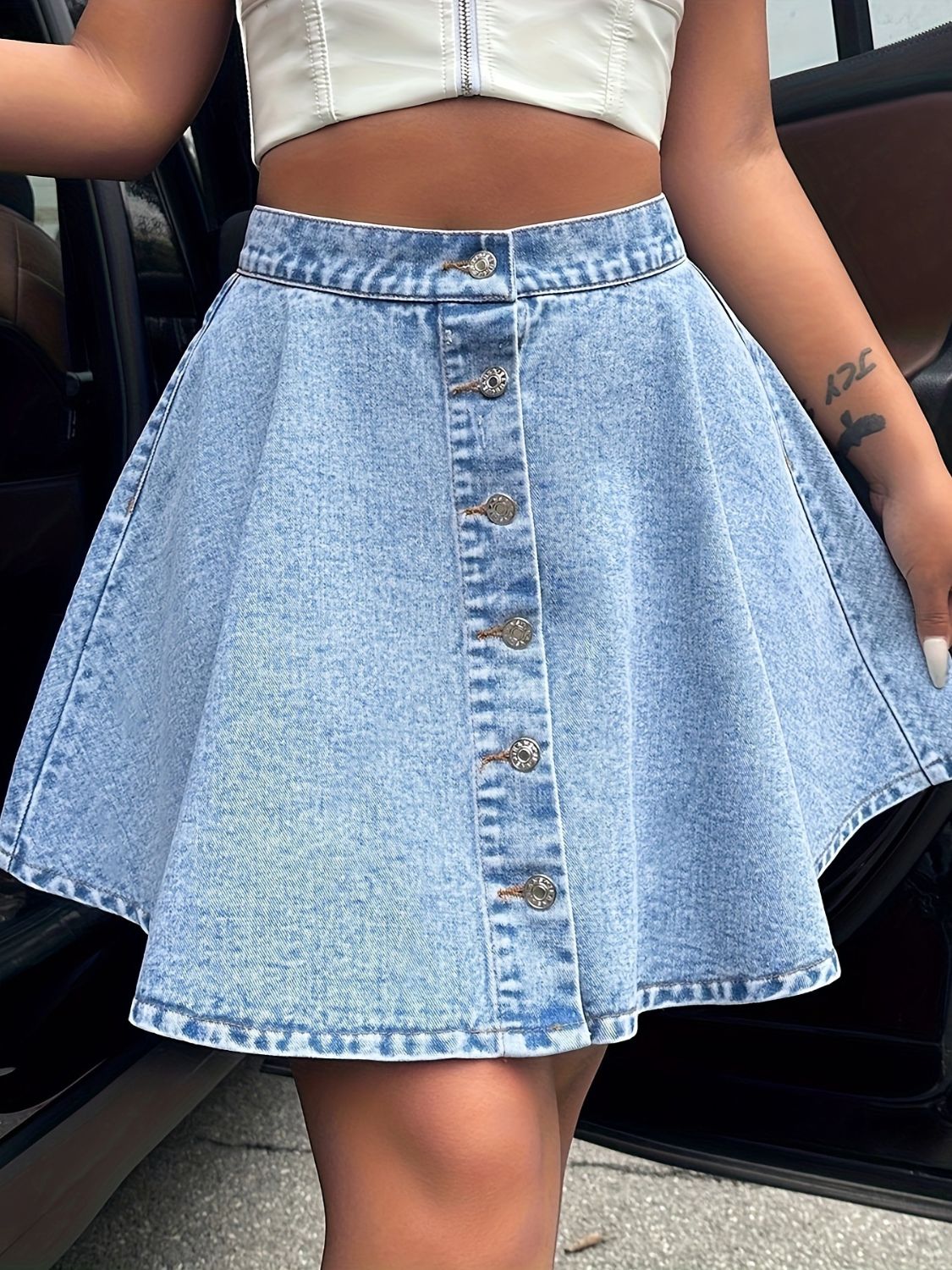 Buttoned Mini Denim Skirt Light