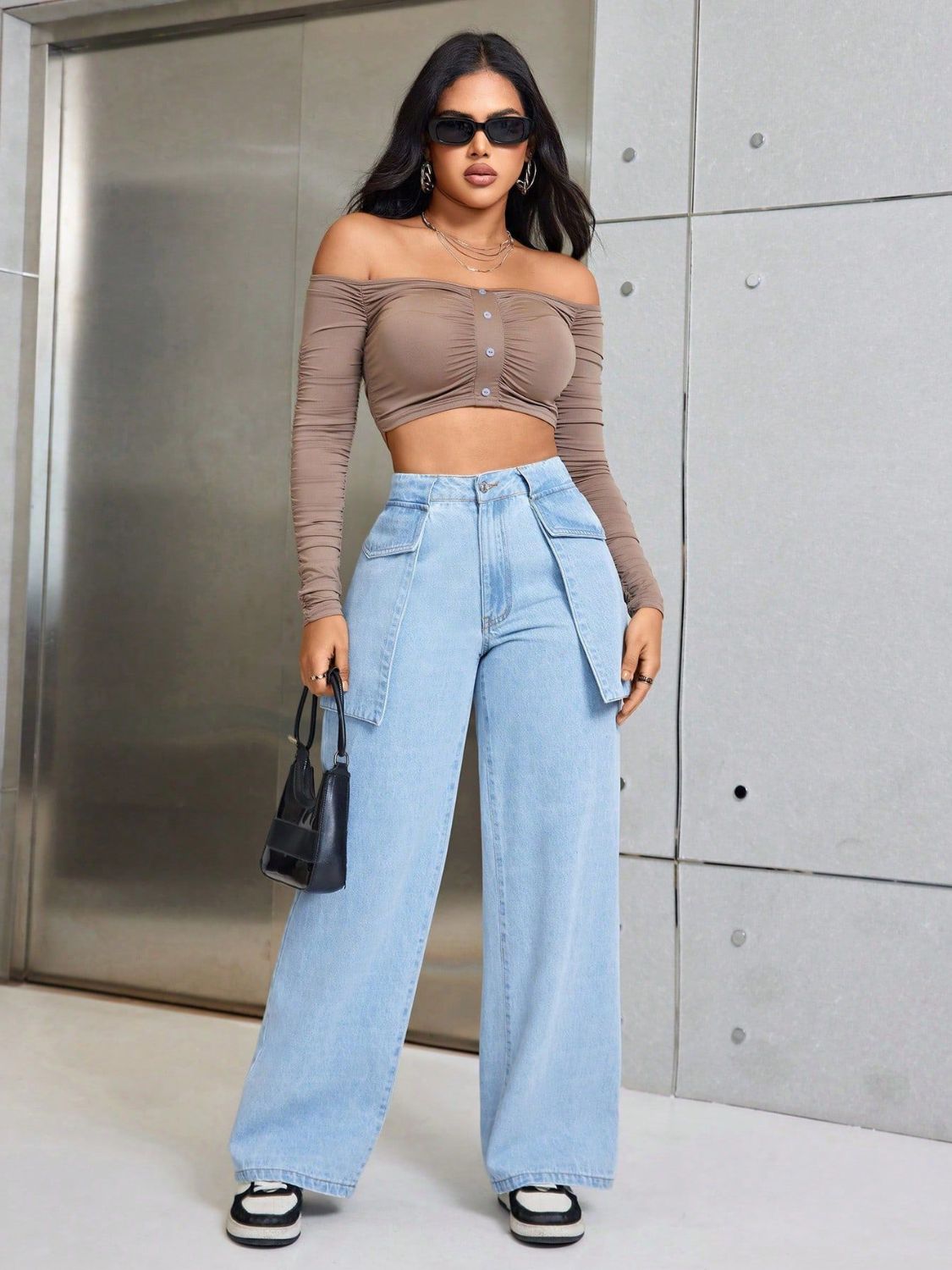 Wide Leg Jeans with Pockets Light