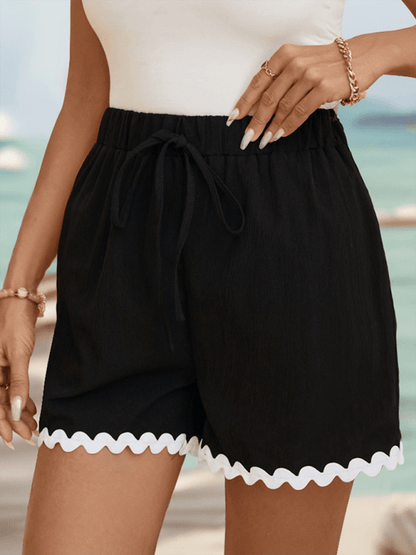 Women's Contrast Color Lace Casual Elastic Shorts Black