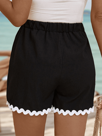 Women's Contrast Color Lace Casual Elastic Shorts Black